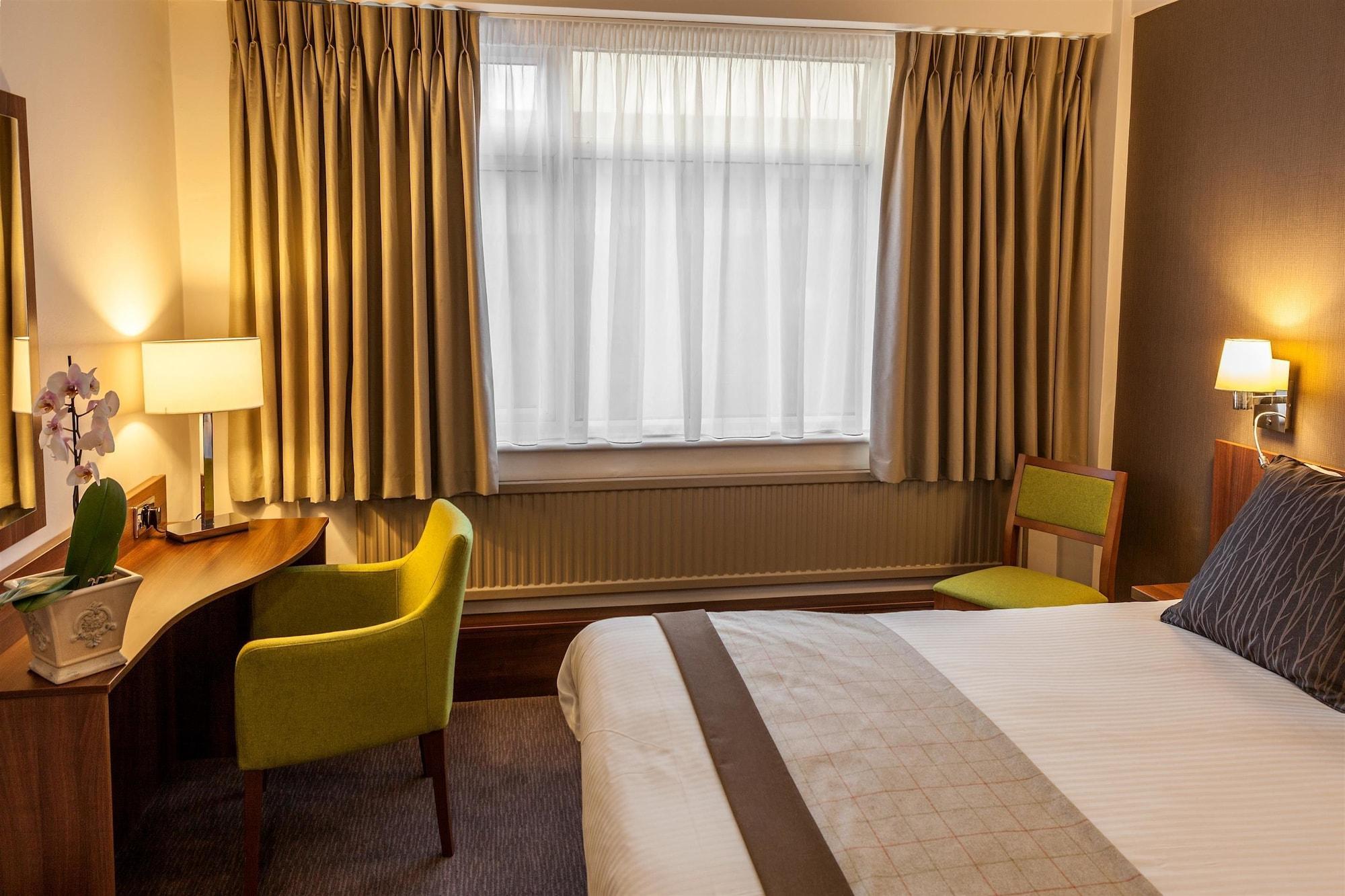 Best Western Manchester Altrincham Cresta Court Hotel Exterior foto