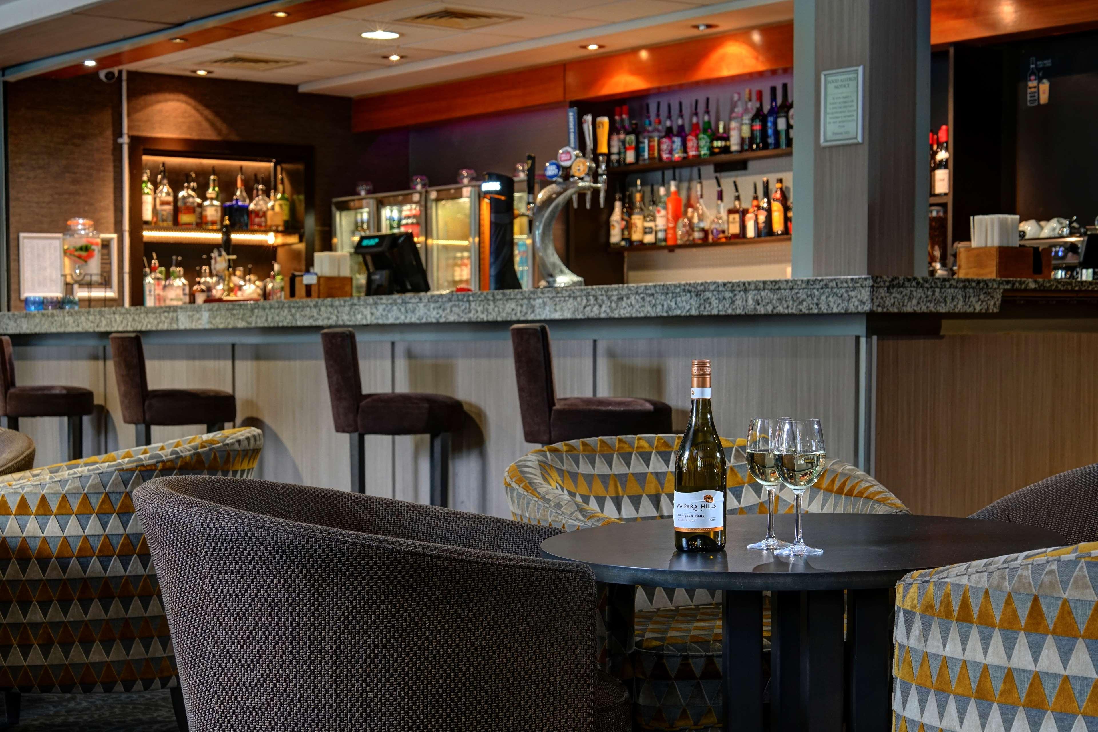 Best Western Manchester Altrincham Cresta Court Hotel Exterior foto