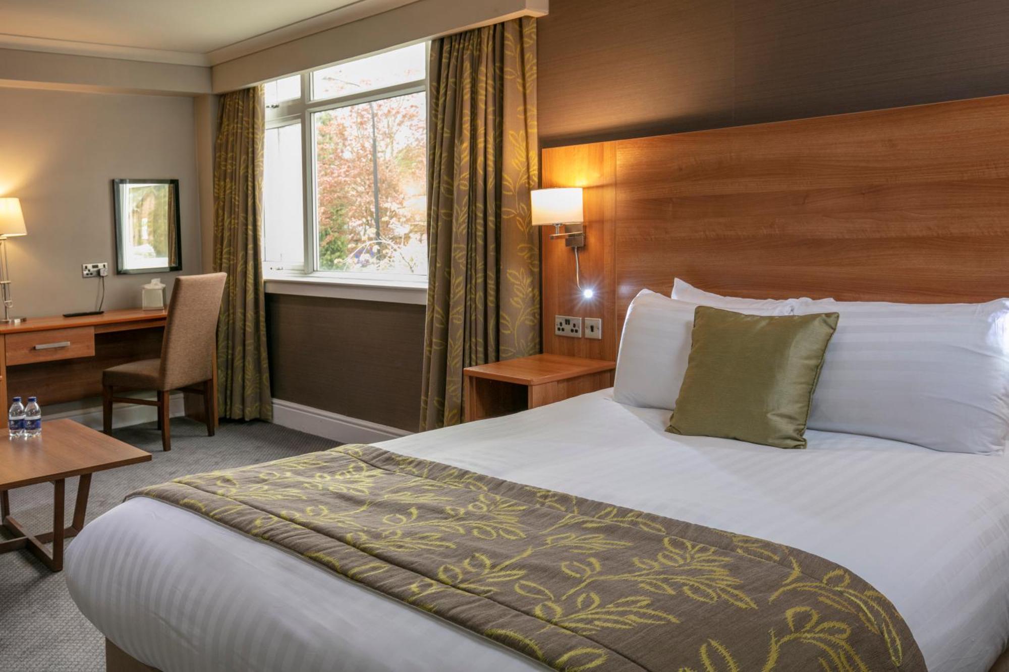Best Western Manchester Altrincham Cresta Court Hotel Exterior foto