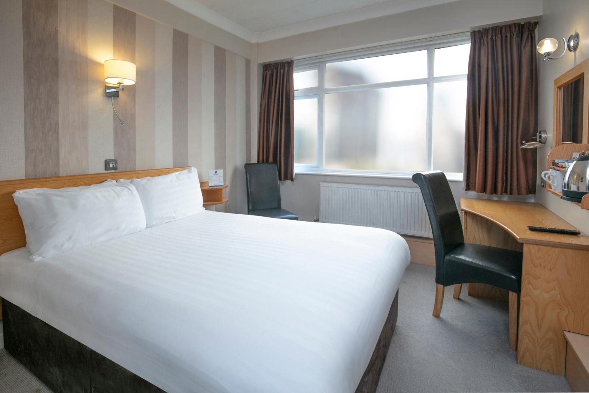 Best Western Manchester Altrincham Cresta Court Hotel Exterior foto