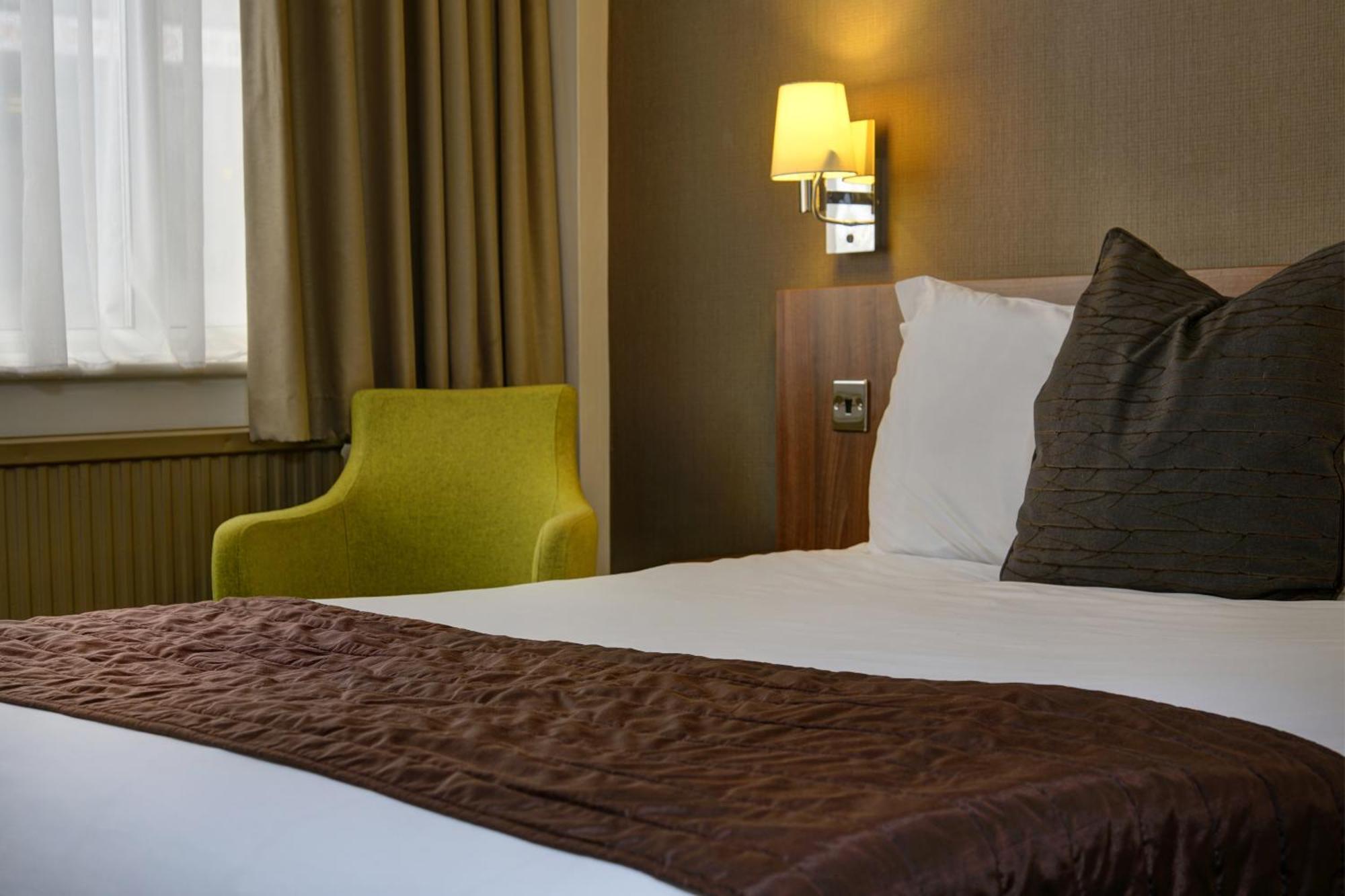 Best Western Manchester Altrincham Cresta Court Hotel Exterior foto